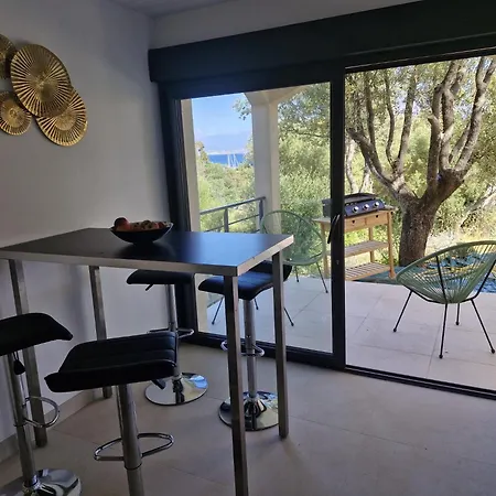 Maison Rez-de-jardin 80 M De La *