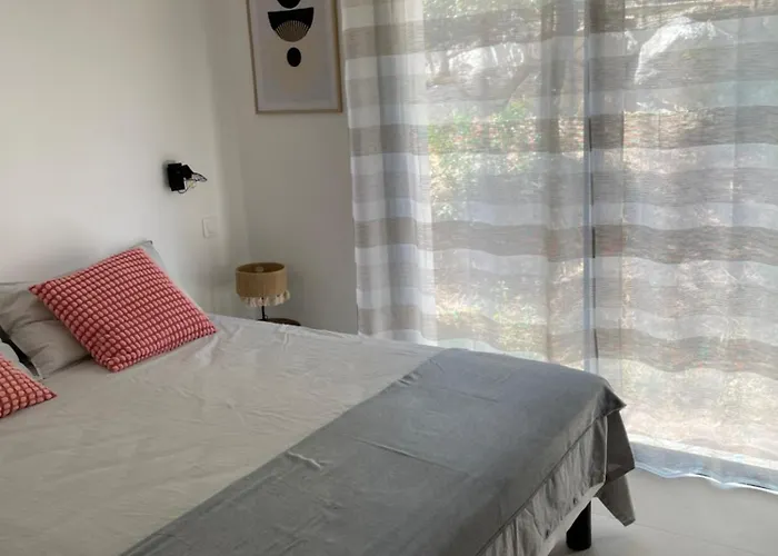 Maison Rez-de-jardin 80 M De La * Serra-di-Ferro (Corsica)